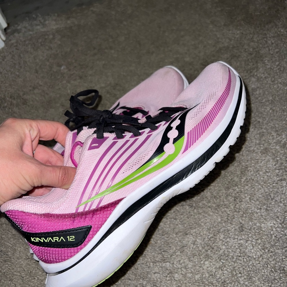 Womens saucony kinvara 12 sneakers size 9